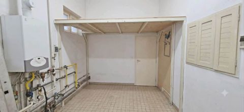 Eladó Ház 6400 Kiskunhalas Központi részen eladó üzlethelyiség/iroda/műhely/lakás