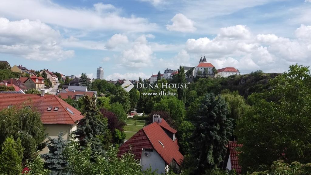 8200 Veszprém , Céház utca — 1/25