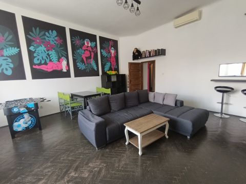Eladó Lakás 1066 Budapest 6. kerület Művész Artmozi közelében