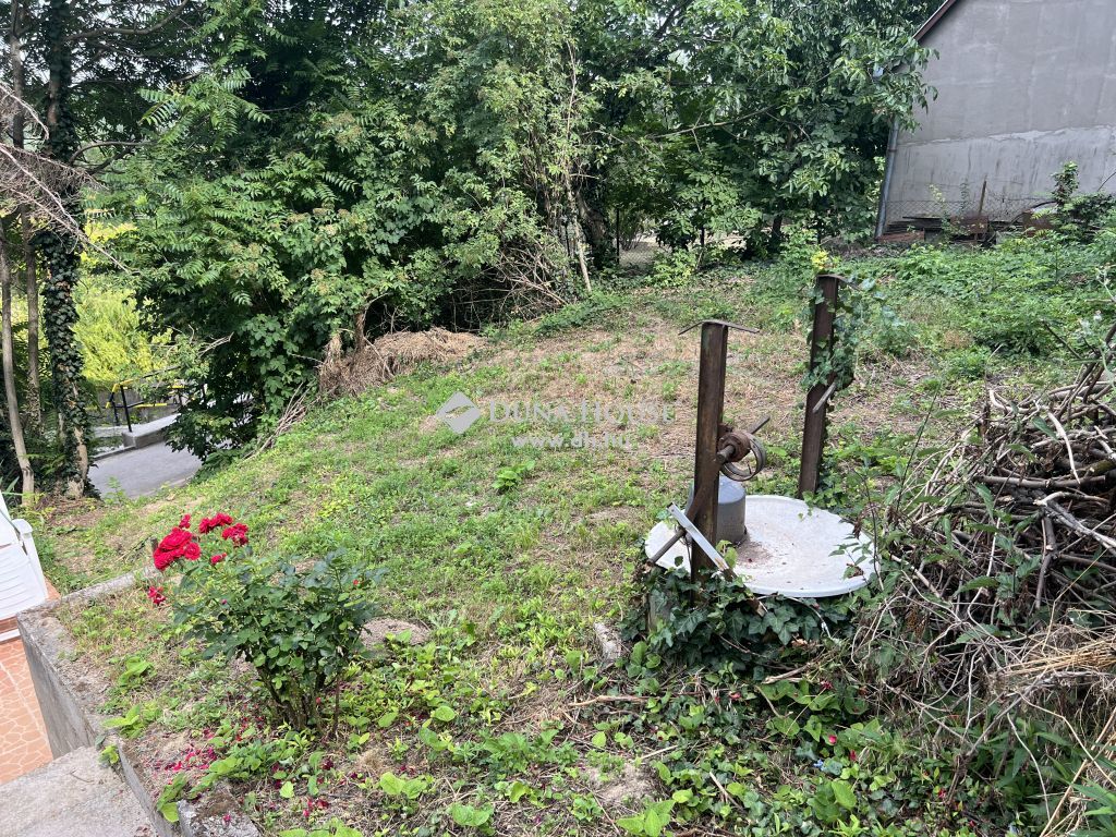 2458 Kulcs , Dunához közel — 1/10