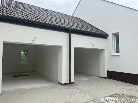 Eladó Ház 2112 Veresegyház , Viczián Vasútállomáshoz közeli 