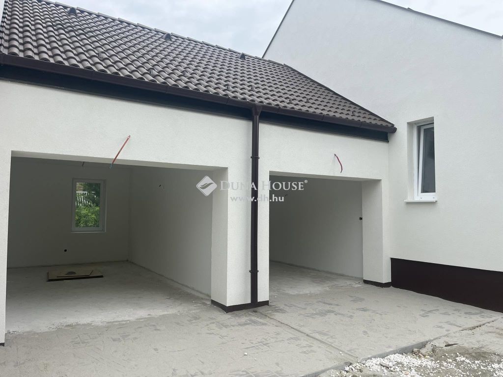 2112 Veresegyház , Viczián Vasútállomáshoz közeli — 1/19