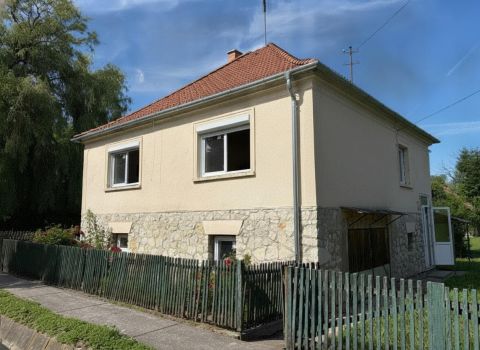 Eladó Ház 2888 Csatka Családi ház gazdasági épülettel, hatalmas telekkel,szántóval