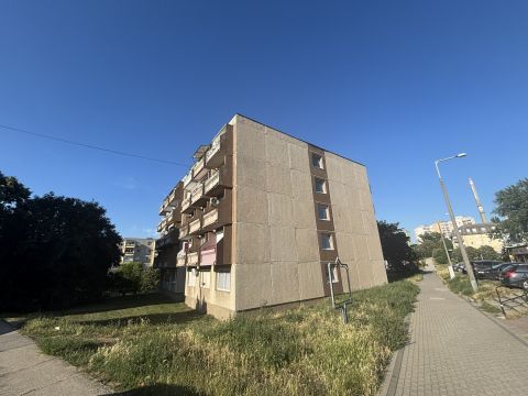 Eladó Lakás 2800 Tatabánya 