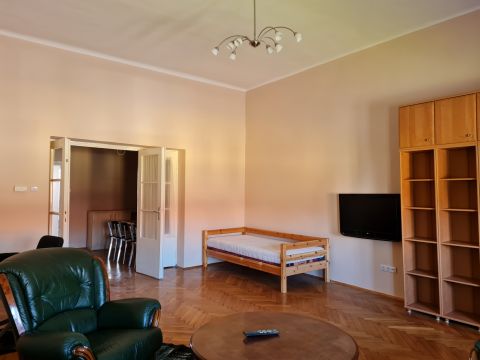 Kiadó Lakás 7622 Pécs Kiadó lakás, az Állam- és Jogtudományi Kartól 2 percre!