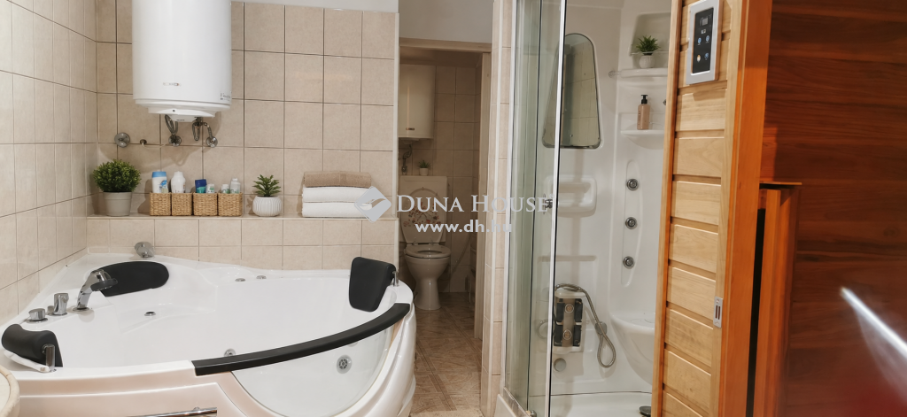 5700 Gyula , Bicere tanya — 1/25