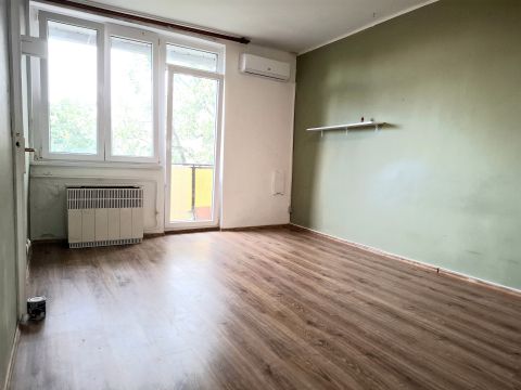 Eladó Lakás 9700 Szombathely Derkovits városrészen 3.emeleti tégla lakás!