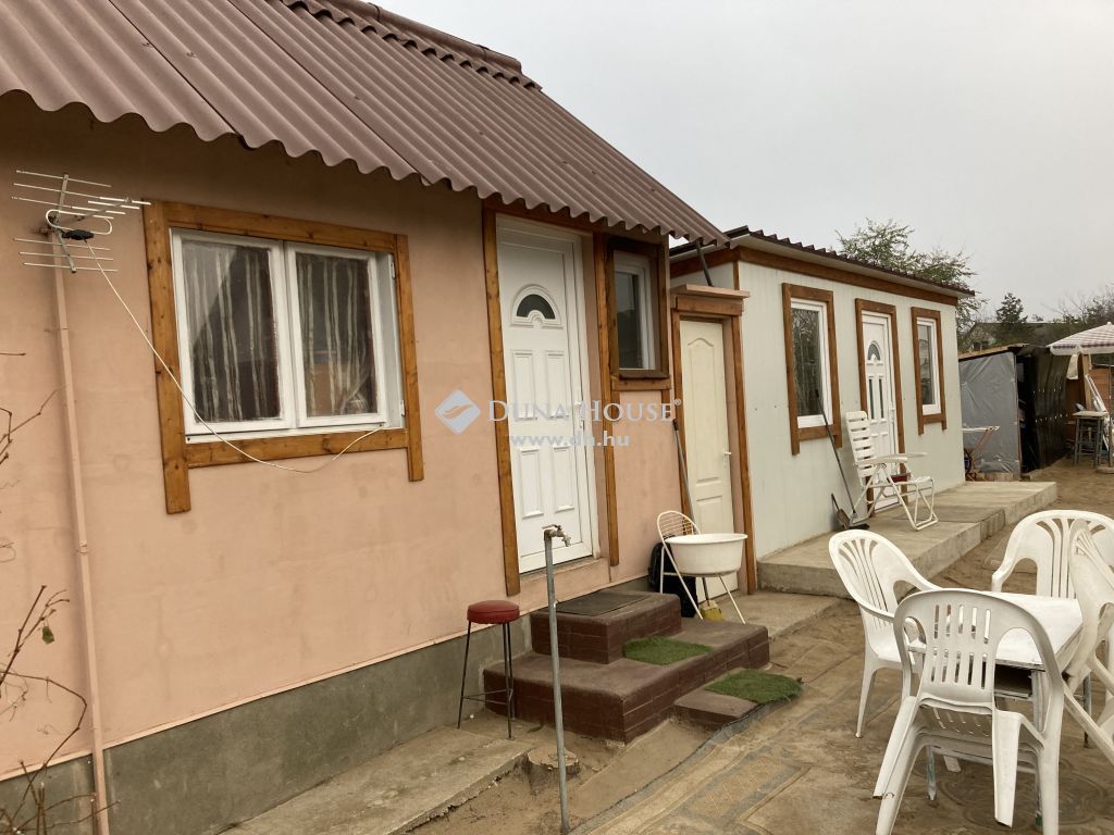 4002 Debrecen , Áfonya utca — 1/12