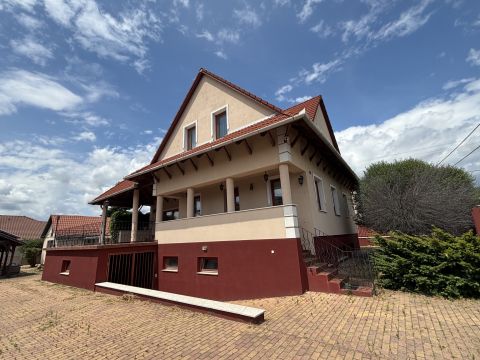 Куќа, 188 m²
