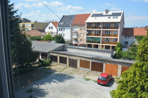 Eladó Parkoló 3300 Eger 