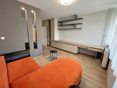 Kiadó Lakás 9700 Szombathely fullos garzon lakásnak/irodának kiadó, bútorozott-gépesített
