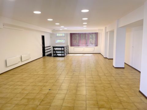Kiadó Üzlethelyiség 4400 Nyíregyháza 