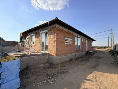 Eladó Ház 2360 Gyál , ÚJÉPÍTÉSŰ ÖNÁLLÓ CSALÁDI HÁZ