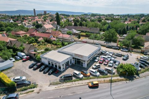 Eladó Üzlethelyiség 2890 Tata 