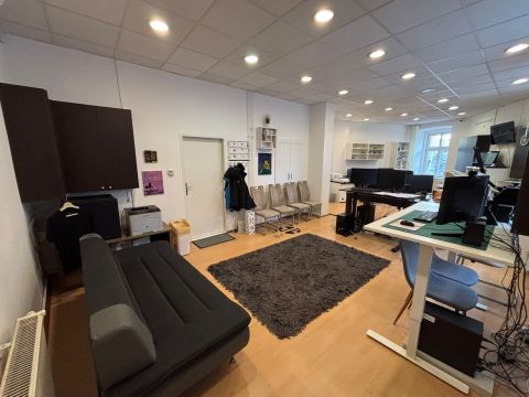 Kiadó Lakás 9400 Sopron , Várkerületnél földszinti 2 szobás lakás/üzlet kiadó!