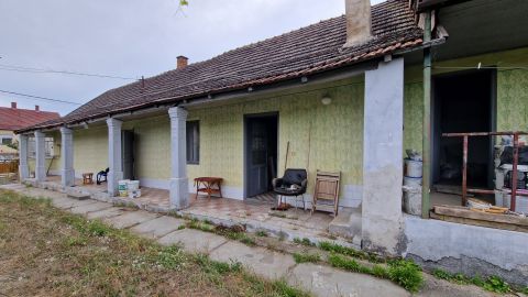 Eladó Ház 2253 Tápióság , Takaros családi ház nagy telekkel