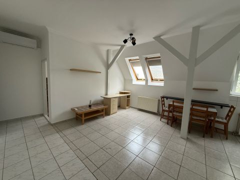 Kiadó Lakás 6000 Kecskemét , Igényes 2 szobás lakás Kiadó  