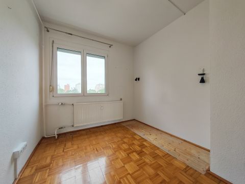 Eladó Lakás 8000 Székesfehérvár 