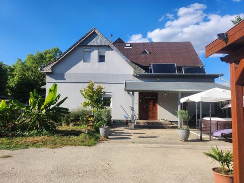 Eladó Ház 8182 Berhida , Berhida-Peremarton Központ