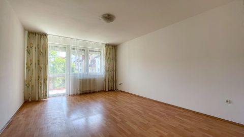 Kiadó Lakás 1147 Budapest 14. kerület emeleti, erkélyes lakás