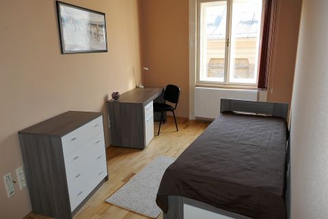 Eladó Lakás 1073 Budapest 7. kerület Kertész utcában 3 szobás, világos, azonnal kiadható lakás!