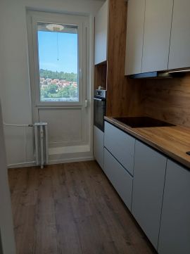Eladó Lakás 7300 Komló , Komló Belváros