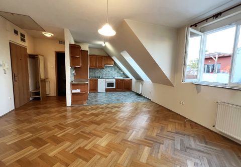 Kiadó Lakás 1024 Budapest 2. kerület , 2 szobás, erkélyes lakás, Parlamentre néző panorámával!