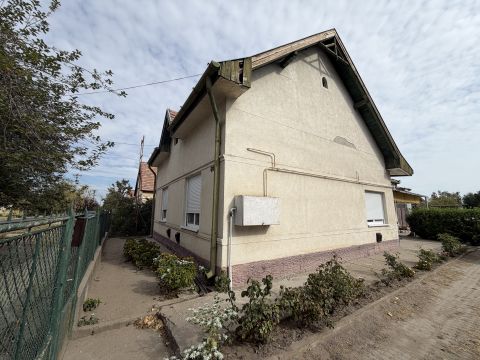 Eladó Ház 2317 Szigetcsép 