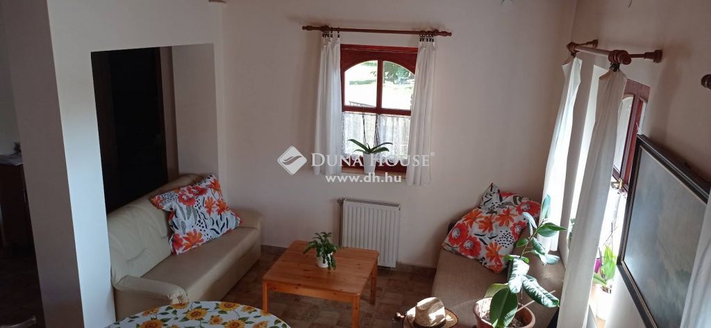 8651 Balatonszabadi , 200 nm-es, 2 egységes családiház a központhoz közel eladó — 1/22