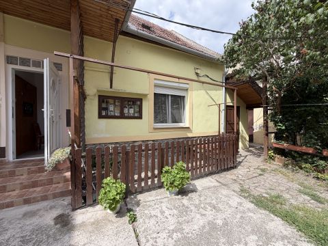 Eladó Lakás 9400 Sopron , Ógabona térnél, saját kertrészes, jó állapotú, lakás eladó!