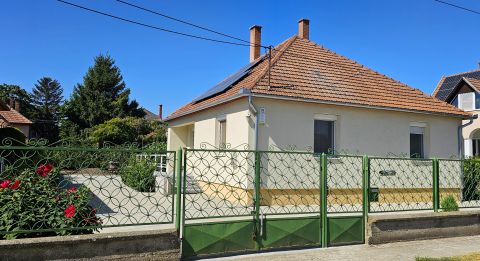 Eladó Ház 6000 Kecskemét , Ide tényleg csak költözni kell!!