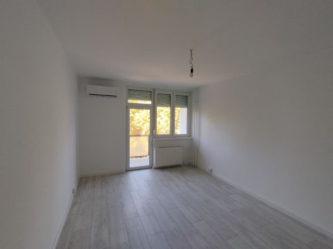 Eladó Lakás 2800 Tatabánya 