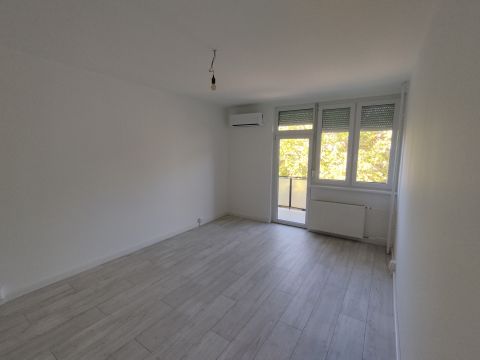 Eladó Lakás 2800 Tatabánya 