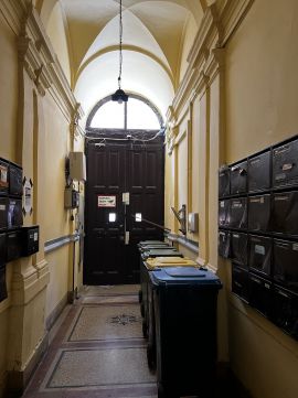 Eladó Lakás 1089 Budapest 8. kerület Egyetemek közelében osp -felújított,önálló HRSZ