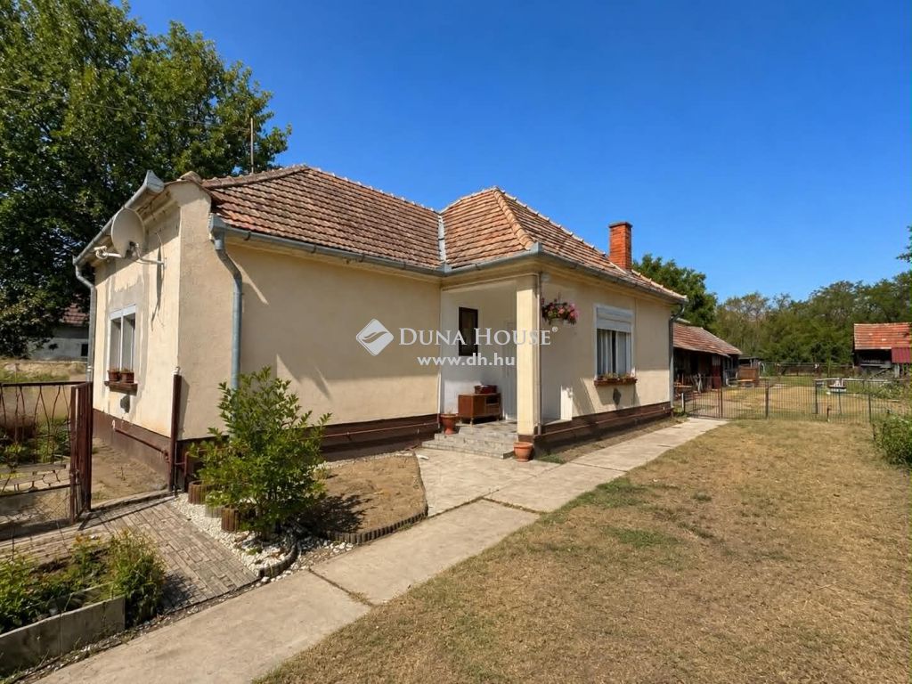 9131 Mórichida , Hunyadi utca közelében — 1/22