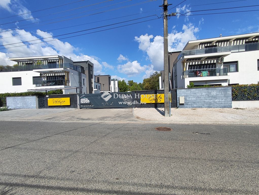 2481 Velence , Velence Gate lakóparkban — 1/16