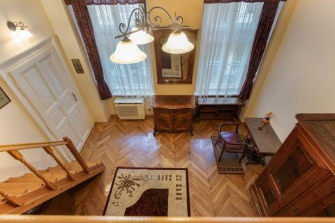 Eladó Lakás 1074 Budapest 7. kerület Csendes garzon, rendezett ház, szuper közlekedésnél!
