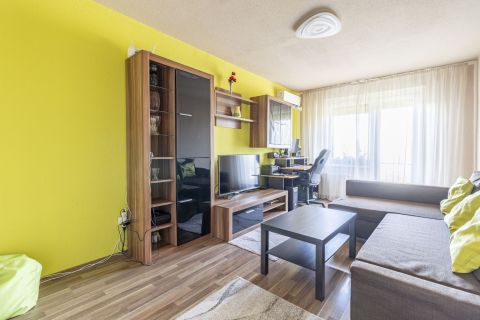 Eladó Lakás 8000 Székesfehérvár 