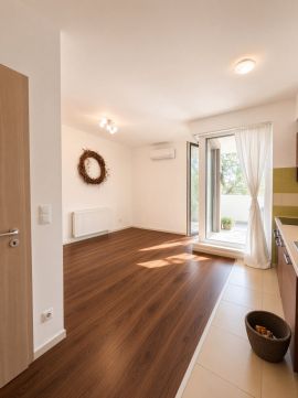 Eladó Lakás 1082 Budapest 8. kerület , Corvin sétányon emeleti stúdió lakás