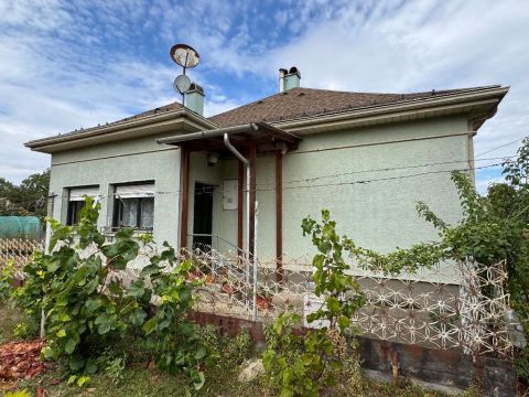 Eladó Ház 2432 Szabadegyháza , 2432 Szabadegyháza, Ipartelep
