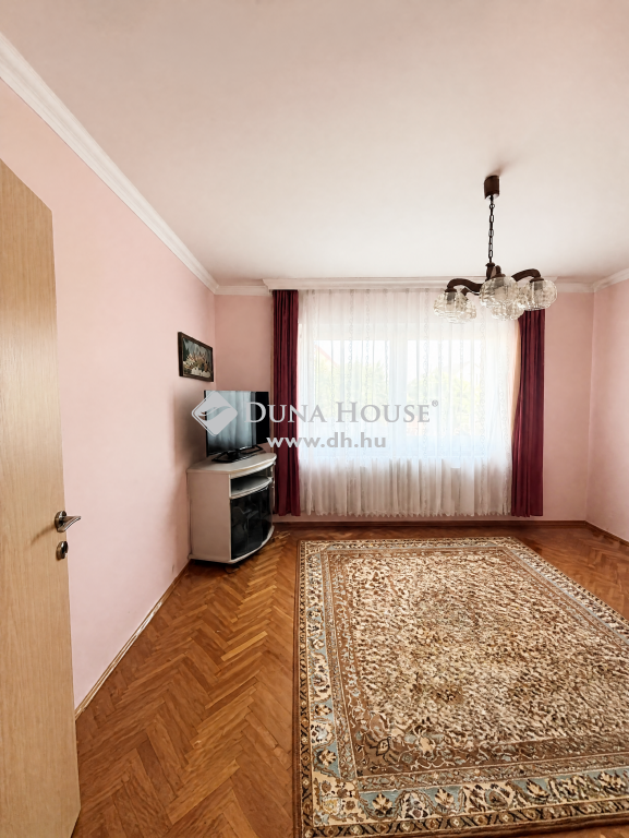 4254 Nyíradony , Nyíradonyban a Sport csarnok közelében — 1/23