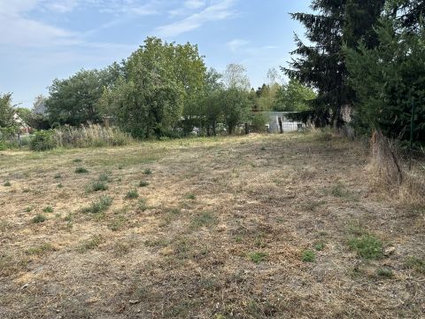 Eladó Telek 8095 Pákozd , Központhoz közel mégis csendes részén telek eladó