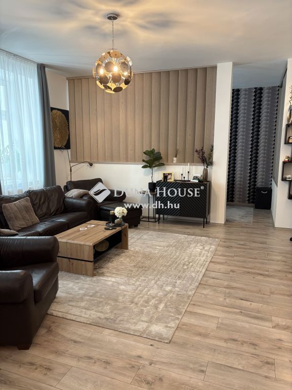 1075 Budapest 7. kerület , Renovated, quiet, fully equipped downtown apartment for sale — 1/25