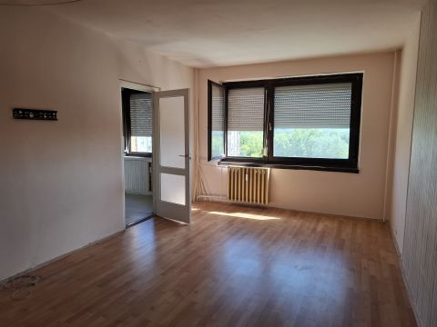 Kiadó Lakás 1048 Budapest 4. kerület Káposztásmegyer kedvelt részén egy szobás lakás