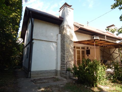 Eladó Ház 8600 Siófok , Sóstón, strand közeli, 2 apartmanos nyaraló, kerti lakkal