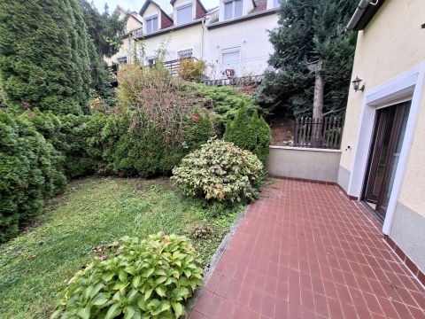 Eladó Lakás 2094 Nagykovácsi , 3 level flat at very cloose to American International School