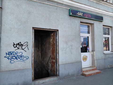 Eladó Lakás 1047 Budapest 4. kerület , 80 nm-es pincelakás a Váci úton