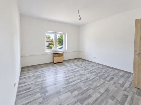 Eladó Ház 2116 Zsámbok , Felújított, azonnal költözhető, hitelezhető ház