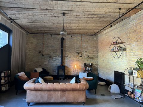 Eladó Lakás 1086 Budapest 8. kerület , Teleki László tér közelében, egyedi, loft jellegű lakás!