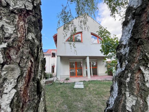 Eladó Lakás 9730 Kőszeg Kőszeg zöldövezetében, sorházi kertkapcsolatos lakás